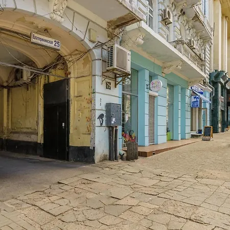 Near Deribasovskaya Апартаменти
